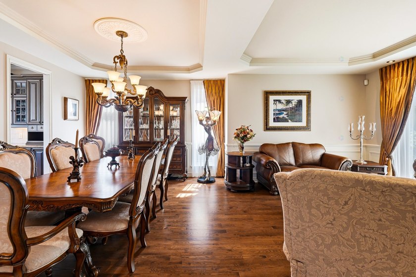 Open House this Sunday July 2nd from 2:00 to 4:00. Majestic - photo 12