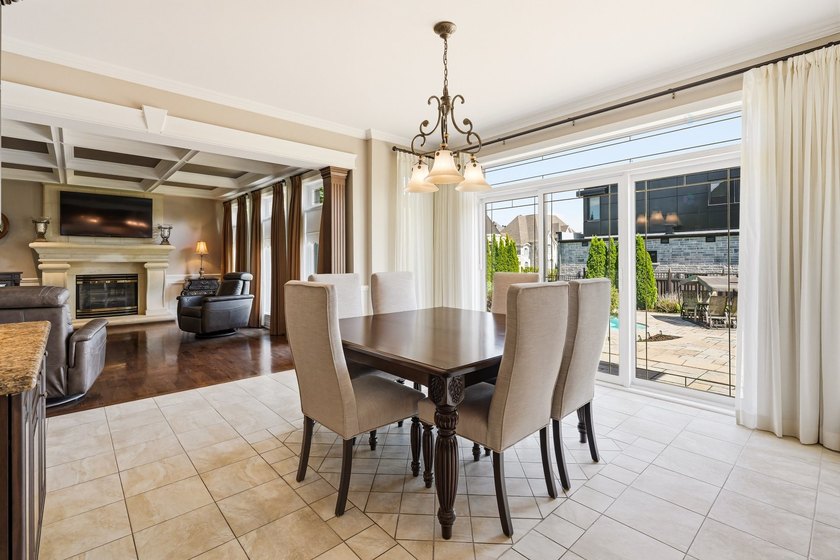 Open House this Sunday July 2nd from 2:00 to 4:00. Majestic - photo 19
