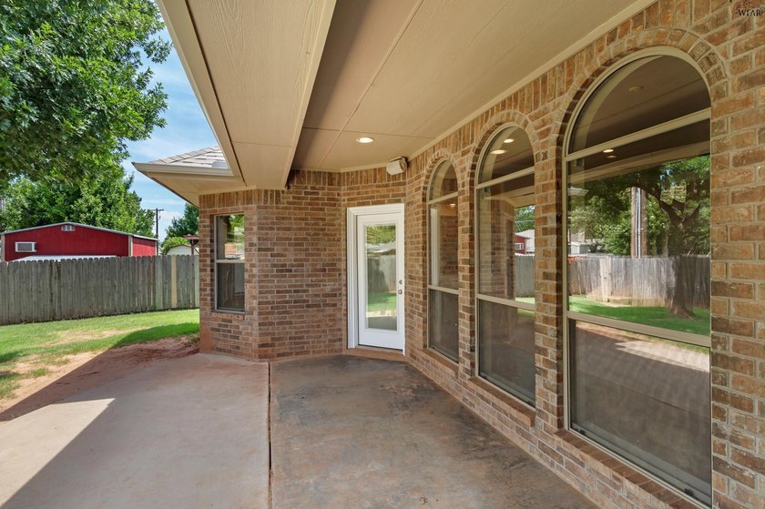 Beautifully designed home featuring freshly installed carpet - photo 29