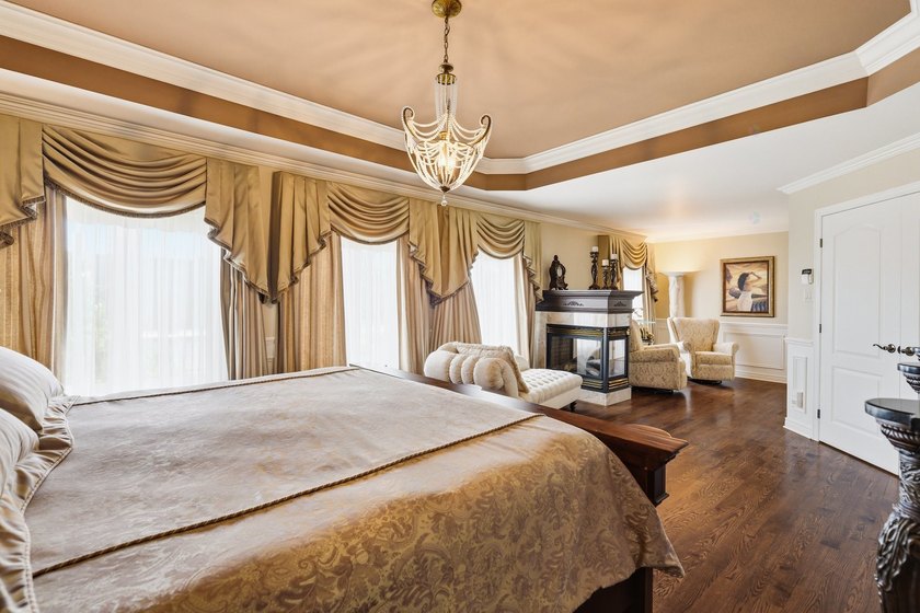 Open House this Sunday July 2nd from 2:00 to 4:00. Majestic - photo 32