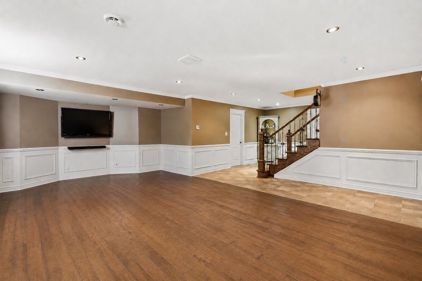 Open House this Sunday July 2nd from 2:00 to 4:00. Majestic - photo 47