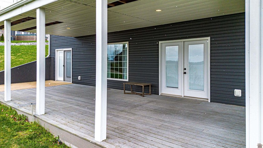 Kentucky Lake waterfront home with private boat dock and year - photo 6