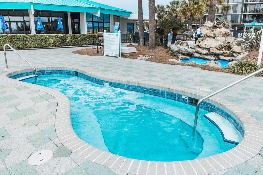 This newly remodeled and beautifully maintained 3-bedroom with - photo 36
