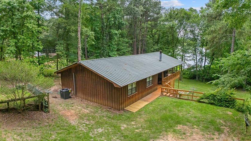Escape to this charming 3-bedroom, 2-bath lake house nestled in - photo 28