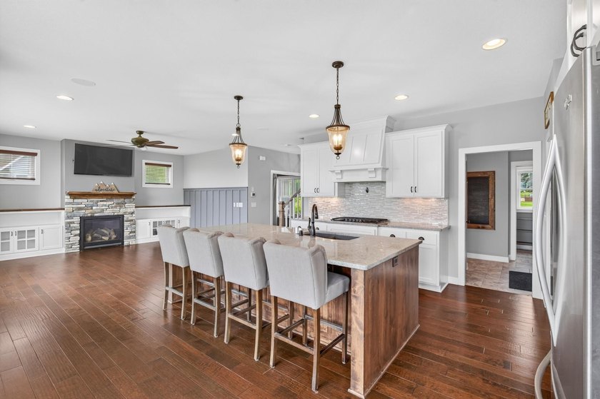 Welcome to 3350 Nugent Ave SW, a custom built 2016 home - photo 28