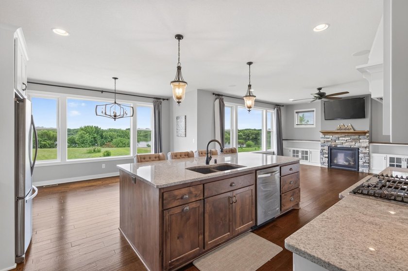 Welcome to 3350 Nugent Ave SW, a custom built 2016 home - photo 31