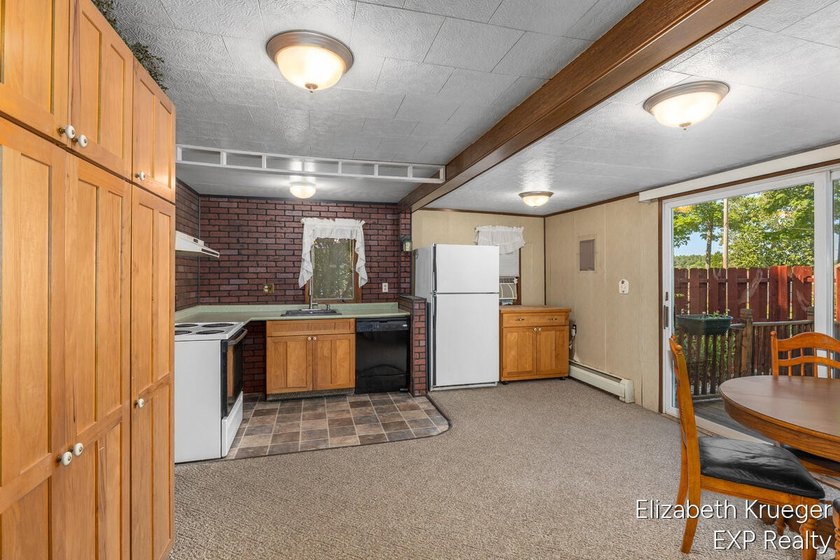 Rare opportunity to own a piece of paradise on highly - photo 4