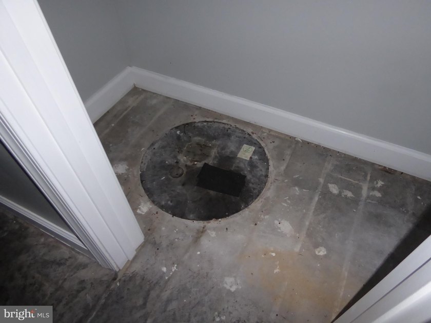 CALL NOW TO SEE THIS COLONIAL HOME WITH LOTS OF PRIVACY AND - photo 37