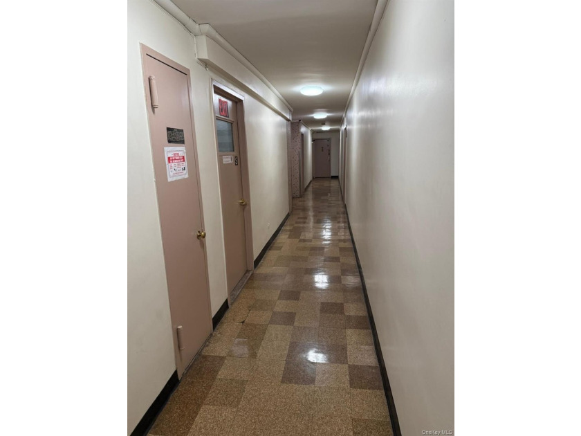 Welcome to Apartment 405, a well-maintained and spacious - photo 7