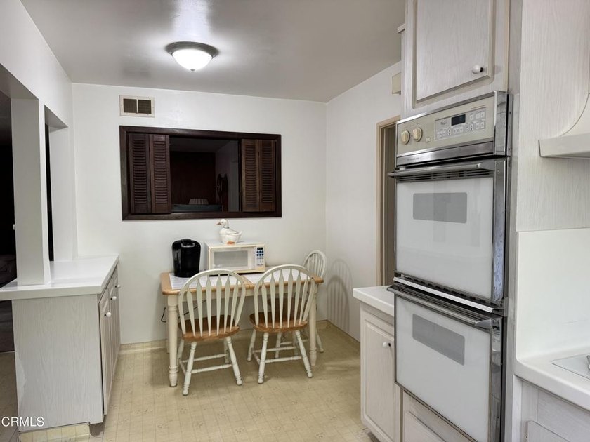 Opportunity awaits in this spacious Ventura home located in a - photo 7
