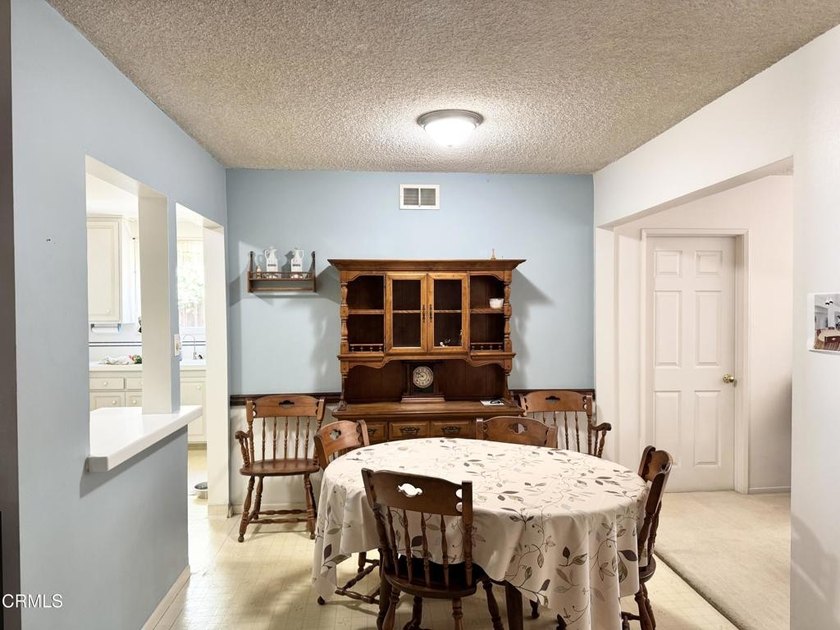 Opportunity awaits in this spacious Ventura home located in a - photo 8