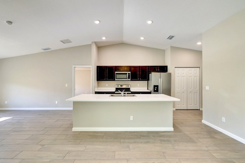 THE AMAZING VERONA 2 MODEL BUILT BY AWARD WINNING SYNERGY HOMES - photo 8