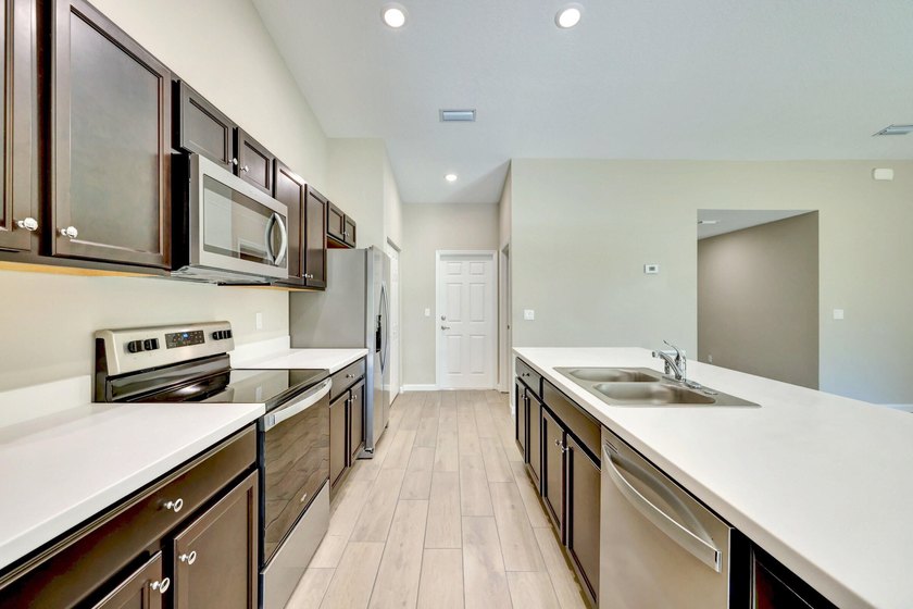THE AMAZING VERONA 2 MODEL BUILT BY AWARD WINNING SYNERGY HOMES - photo 10