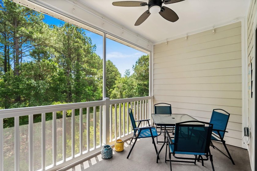 Beautiful top-floor, two-bedroom, two-bath condo with vaulted - photo 13