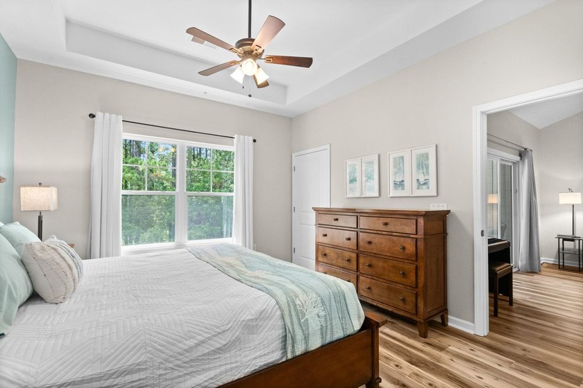 Beautiful top-floor, two-bedroom, two-bath condo with vaulted - photo 16