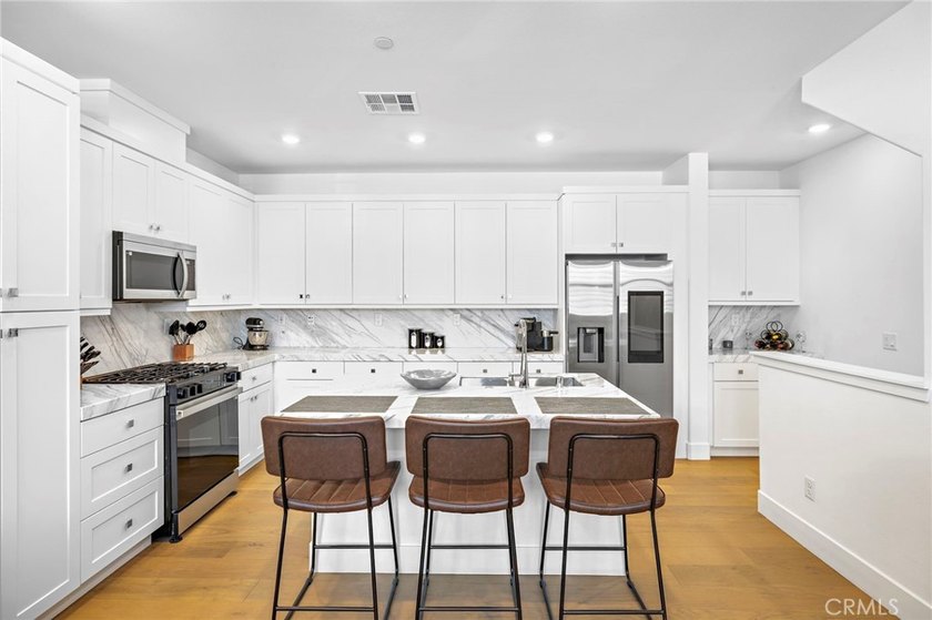 Welcome to 530 Bluegrass Way, a beautifully designed 1-bedroom - photo 8