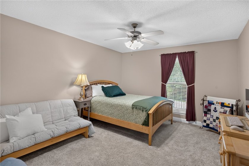 Welcome to this beautifully maintained 4-bedroom, 3.5-bath home - photo 23