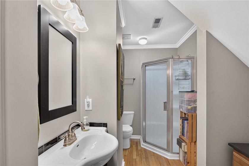 Welcome to this beautifully maintained 4-bedroom, 3.5-bath home - photo 28
