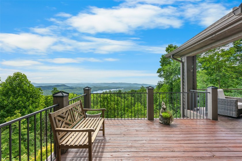 Set within the prestigious Meadow Ridge section of Lake Toxaway - photo 31