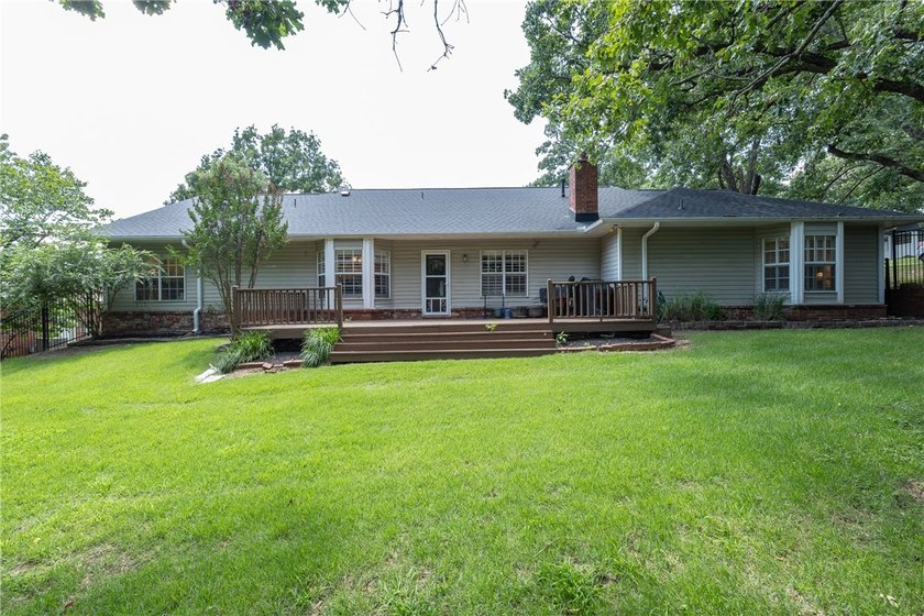 Welcome to 414 Oak Manor Circle, Springdale, AR 72764! This - photo 34
