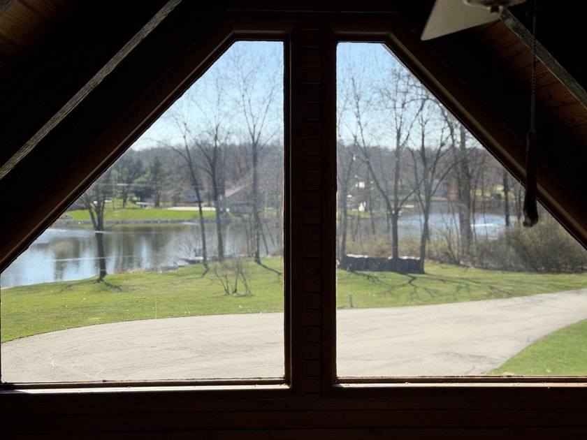 Lake LaTonka living at its finest! Nestled on a quiet cul-de-sac - photo 9