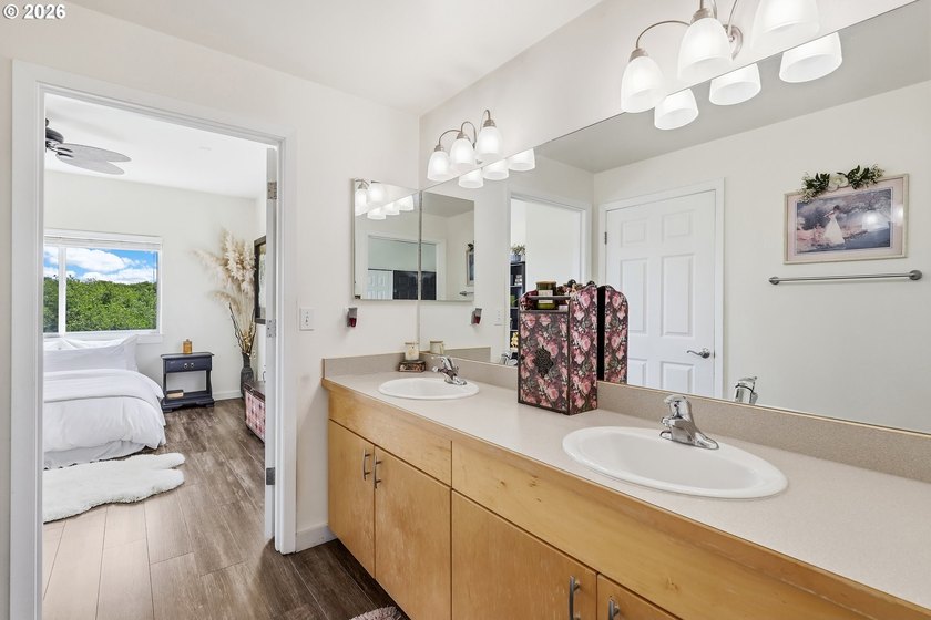 Don't miss this rare chance to own a remarkable penthouse - photo 20