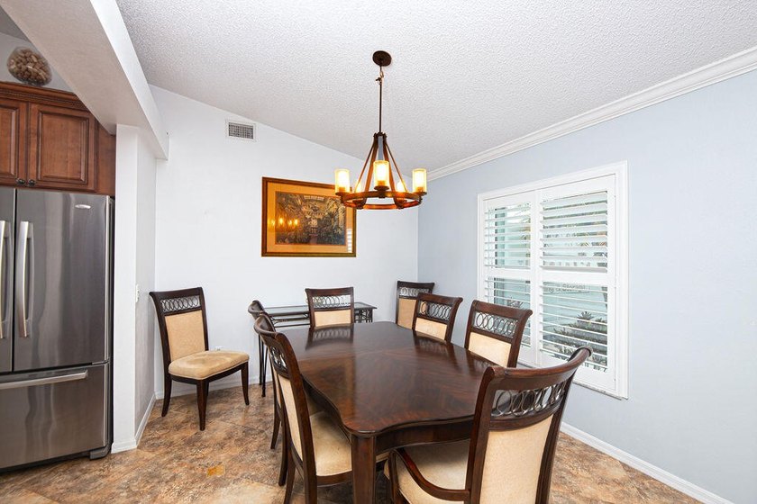 Tropical 4/2/2 pool home in desirable Southbend Lakes! This - photo 12