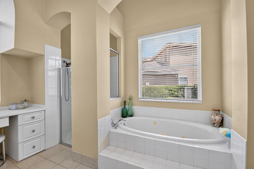 Welcome to your lakefront paradise in highly sought-after - photo 25
