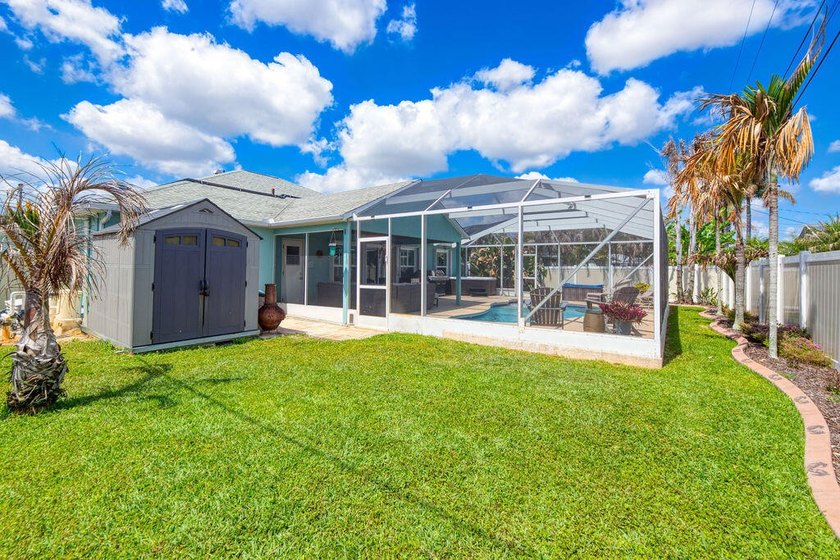 Tropical 4/2/2 pool home in desirable Southbend Lakes! This - photo 36