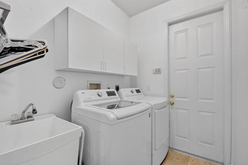 Welcome to your lakefront paradise in highly sought-after - photo 39