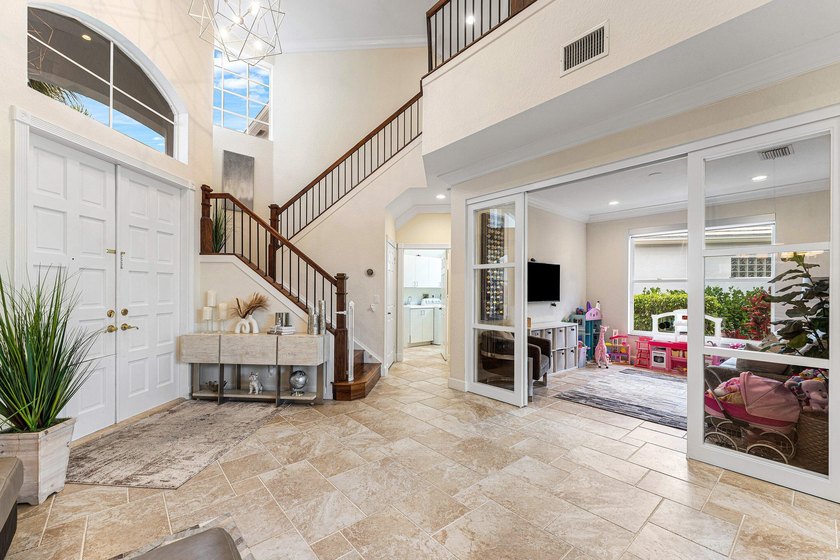 Welcome to this beautifully updated 4-bedroom plus den residence - photo 7