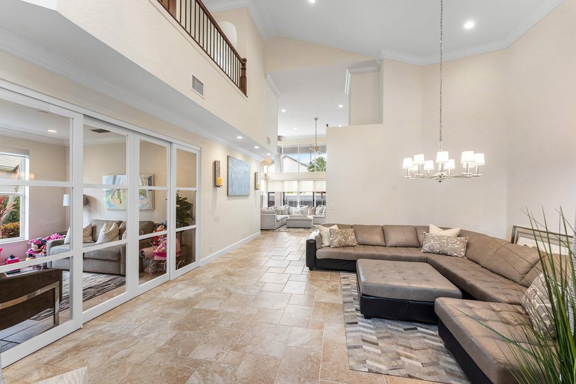Welcome to this beautifully updated 4-bedroom plus den residence - photo 9