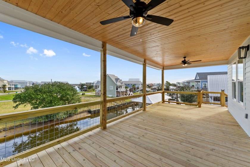NEW HOME!!!!!! Gorgeous 3 bed 2 bath home in the highly sought - photo 4