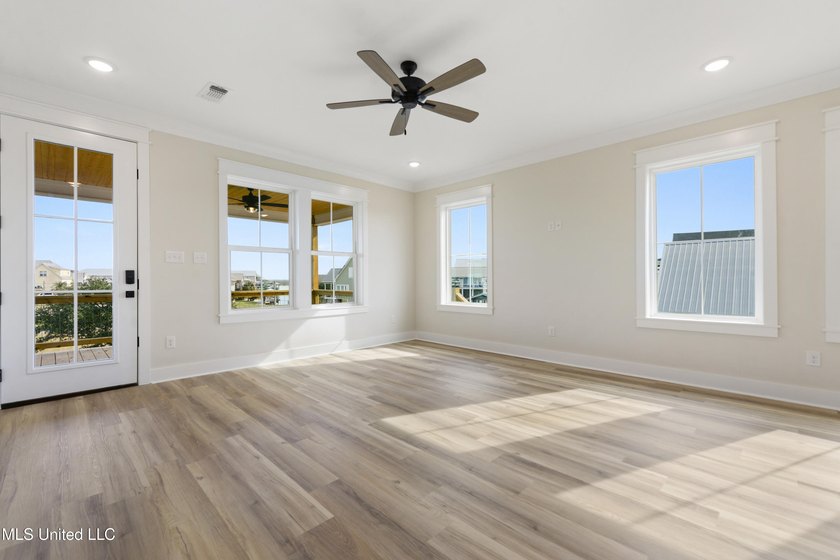 NEW HOME!!!!!! Gorgeous 3 bed 2 bath home in the highly sought - photo 5