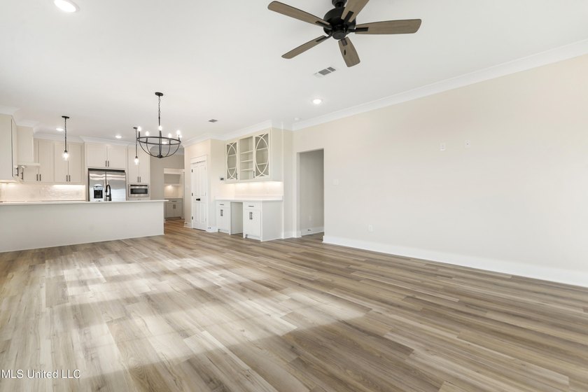 NEW HOME!!!!!! Gorgeous 3 bed 2 bath home in the highly sought - photo 7