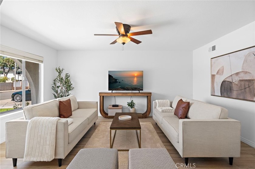 Discover the South Huntington Beach lifestyle in this recently - photo 4