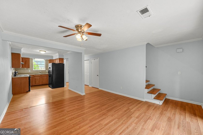 This perfectly located 2 bedroom, 1.5 bathroom home is ready for - photo 15