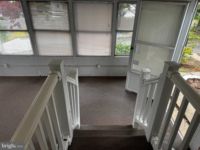 This 1960's 2 bedroom, single-wide mobile home offers a great - photo 15
