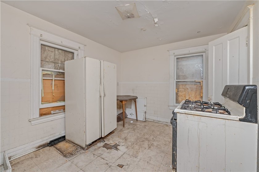 Amazing investment opportunity awaits. This 2 unit upper/lower - photo 17