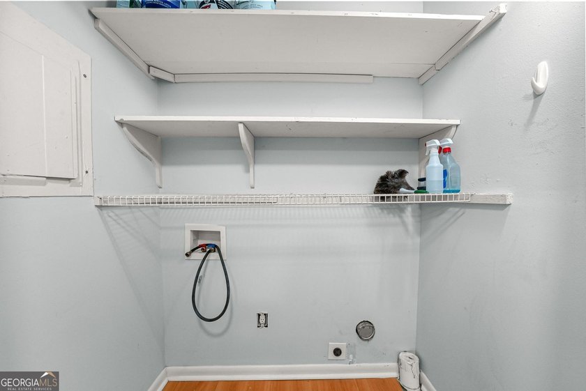 This perfectly located 2 bedroom, 1.5 bathroom home is ready for - photo 21