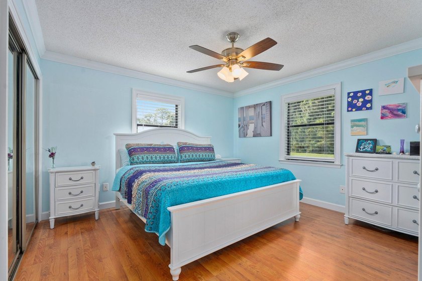Old Florida Charm meets modern updates! This well-maintained - photo 11