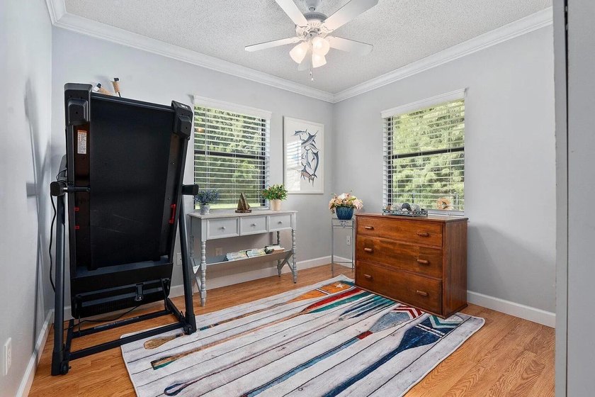 Old Florida Charm meets modern updates! This well-maintained - photo 16
