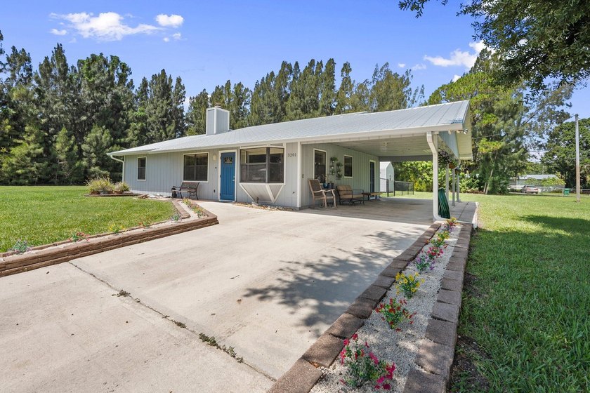 Old Florida Charm meets modern updates! This well-maintained - photo 22