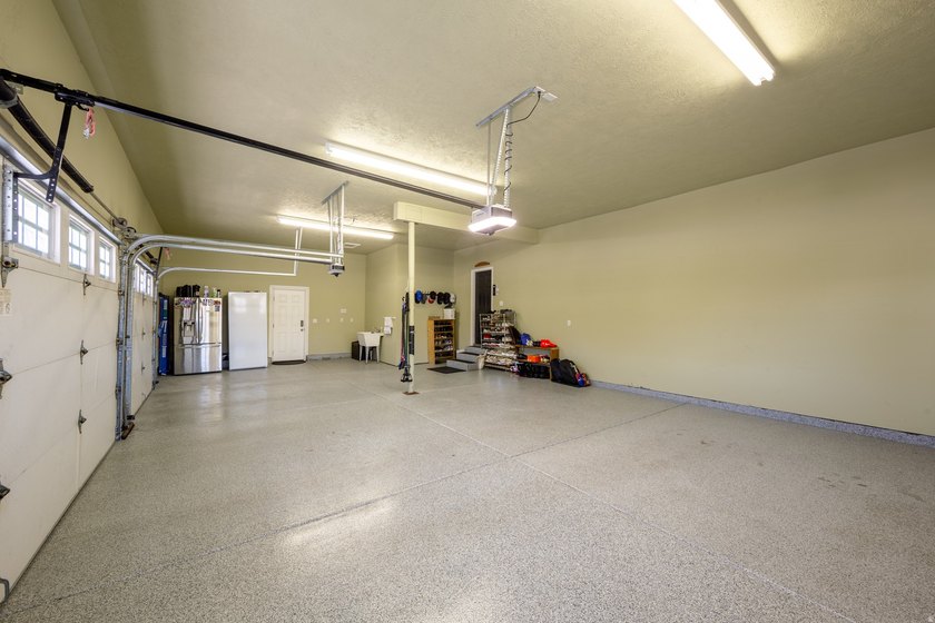 Beautiful, unique home with tall ceilings, real hardwood, new - photo 44