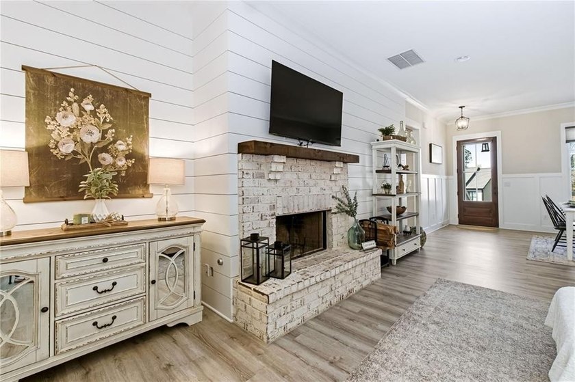 Nestled in the highly sought-after Chestatee Lake &amp; Golf - photo 20