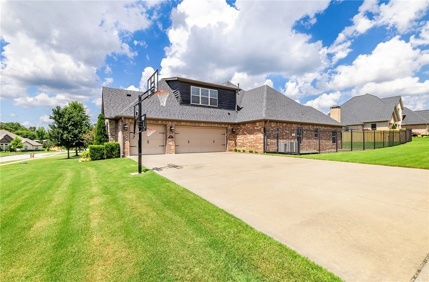 5 bedrooms plus upstairs bonus room over the garage and large - photo 11