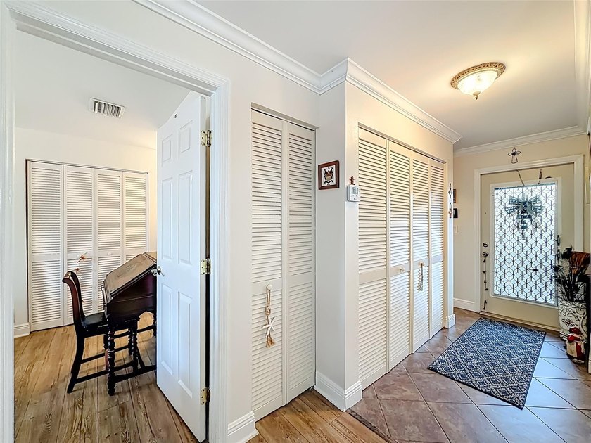 Welcome to Royal Park Gardens, a highly sought-after 55+ - photo 16