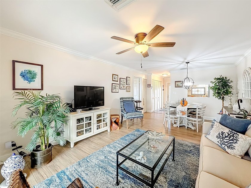 Welcome to Royal Park Gardens, a highly sought-after 55+ - photo 23