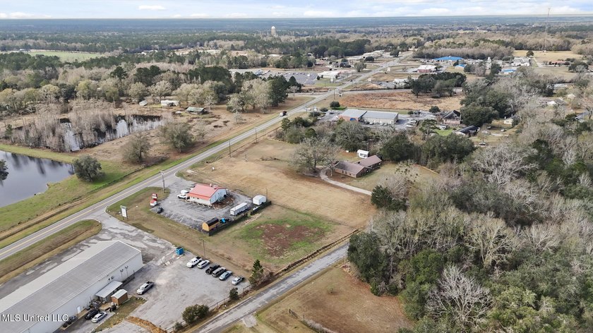 Prime 1-acre commercial lot zoned C2 with high-visibility - photo 4