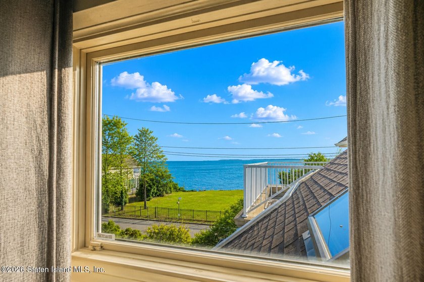 Perched above the water in S.E. Annadale, 133 Ryan Place doesn't - photo 35